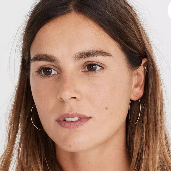 Last 1! Medium Gold Thin Wire Hoop Earrings - Picture 2 of 4